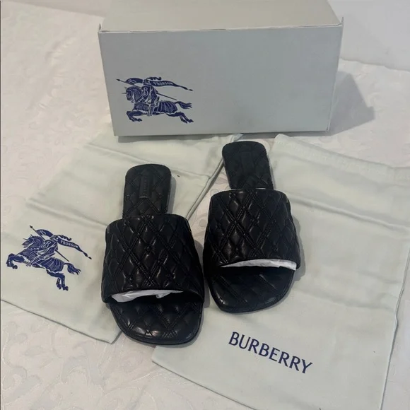 Burberry Quilted Slide Sandal. Ladies 8.5 - Picture 7 of 16